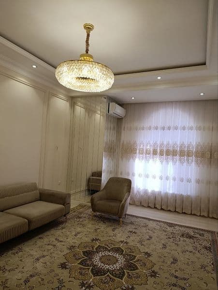 Сдается 2 х комнатная квартира в центре города, станция метр