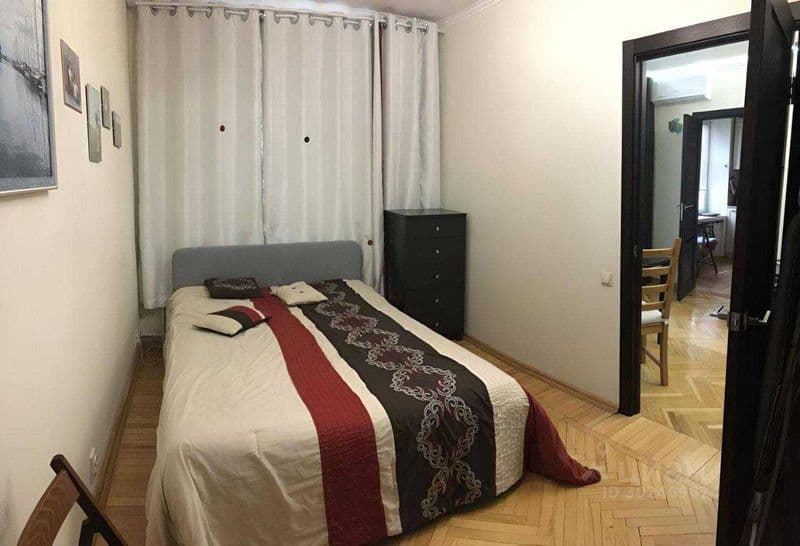 Сдам 2 комнатную квартиру на 5 этаже,<br />
В квартире есть 