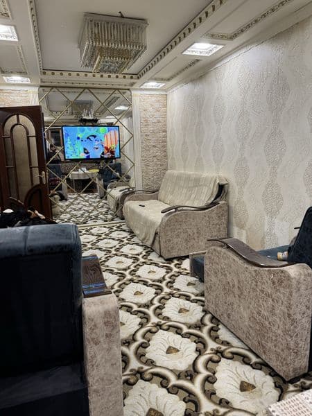 В квартире есть: Кабельное ТВ, Телевизор, Телефон, Балкон, С