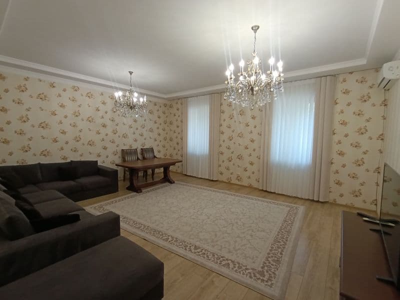 Сдаём квартиру в самом центре города г. Ташкента, между Хумо