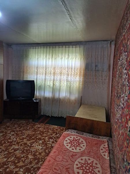 Аренда 1 комнатная квартира Спутник 5.в деревянном доме, на 