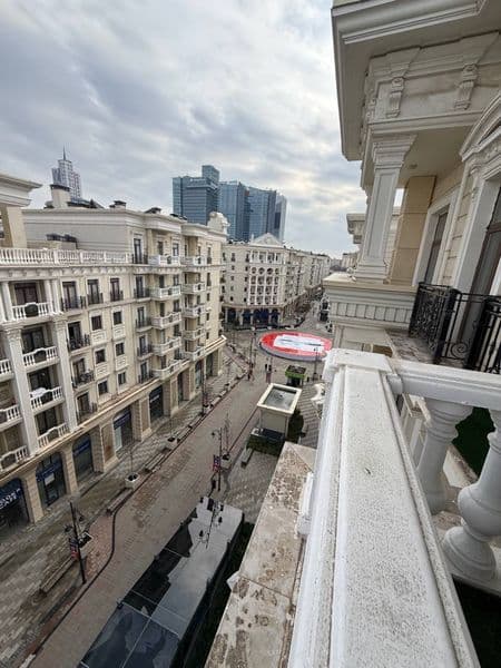 Toshkent city<br />
Boulevard 3A-dom<br />
7-etaj<br />
2 ta