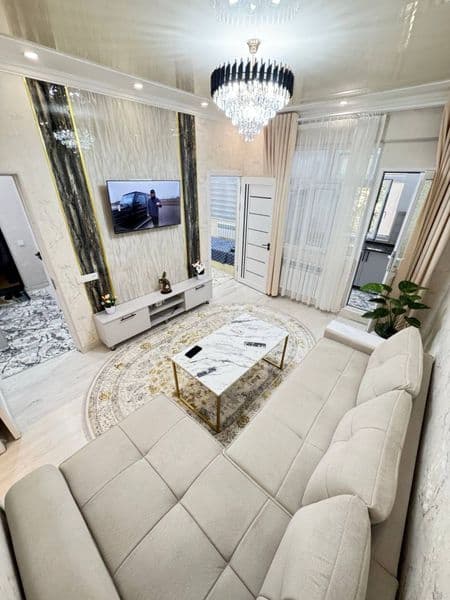 Chilonzor 2<br />
M ulugbek metor 5 min<br />
2xona 2 etaj 4