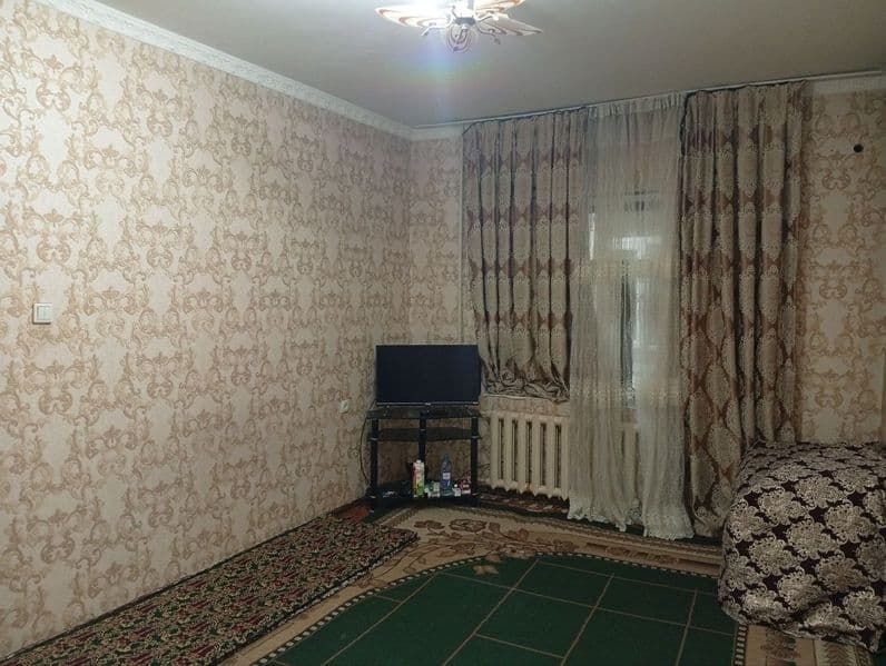 Юнусабад 10кв Аренда 1 комн 1 этаж 5 этажного дома переделон