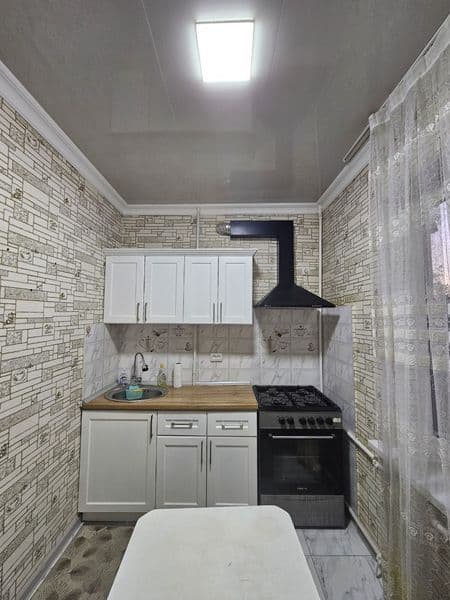 Сдаётся квартира на Алмазарском районе. <br />
1 комнатная к