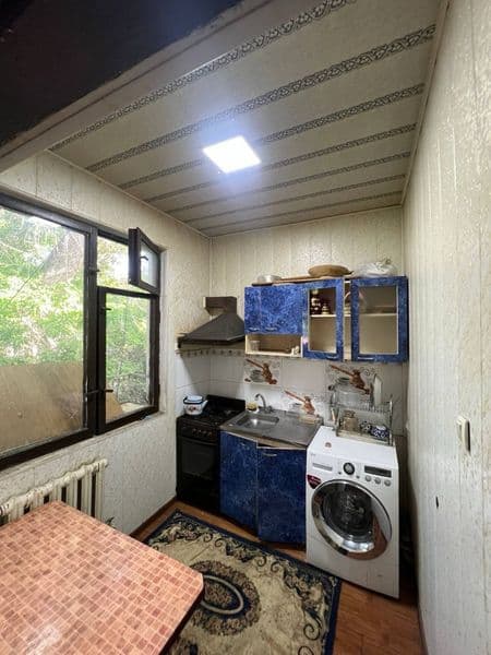 Qizlargan xazainsiz bezmaklek kvartira bor. <br />
Manzil Ch