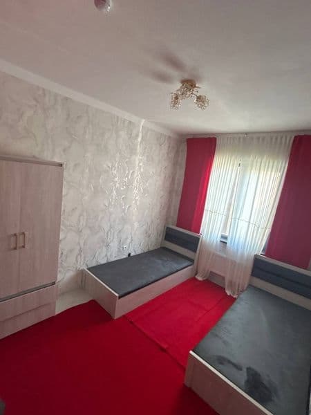 Ўрикоз резиденс киз бола шерикликка<br />
Без маклер<br />
9