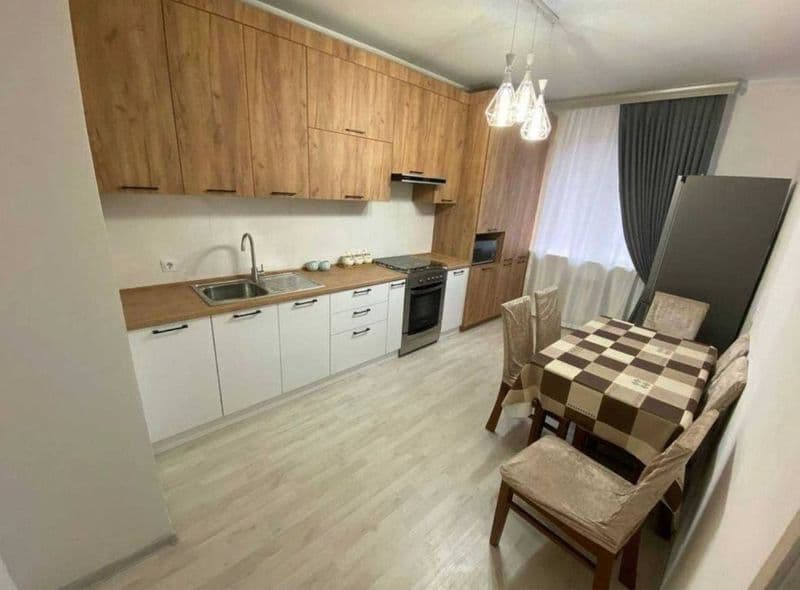 Сдается квартира<br />
<br />
Новостройка в ЖК Besh Chinor<b