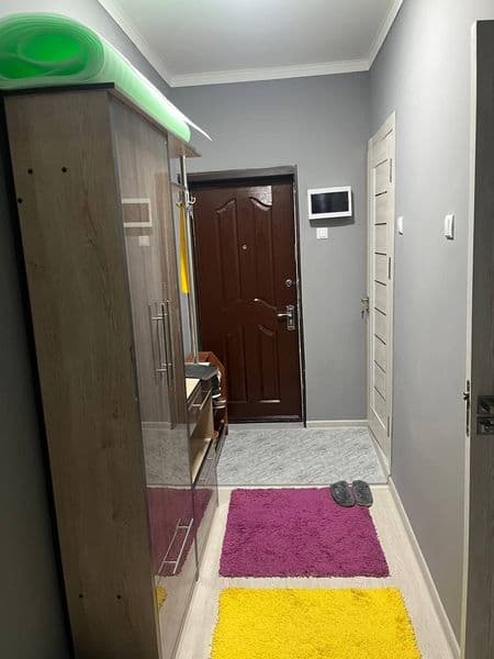 Сергели Янги Хает Дустлик<br />
Комнат- 1в2<br />
Этаж- 2<br