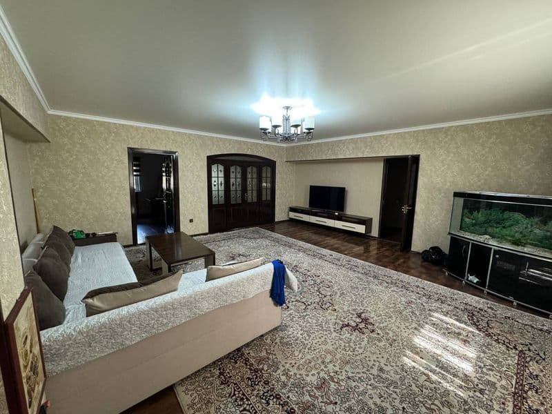 Срочно Сдаётся <br />
Квартира 4/2/9<br />
Комнат: 4<br />
Э — фото 2