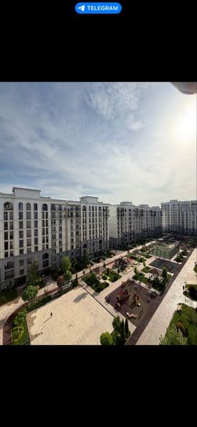 чистая уютная с обстановкой для семьи новостройка метро Мирз