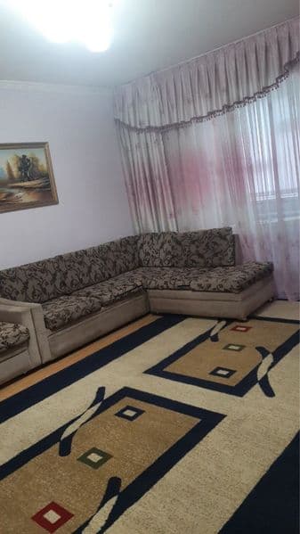 Хорошее расположение , рестораны , транспорт метро все в шаг