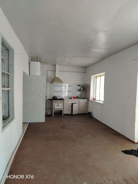 Sergeli o'zgarish mahallasida hovlili 4xonali uyni 1xonasiga