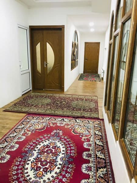 2 Etajlik kravat, xona hovlida joylashgan<br />
<br />
Issiq