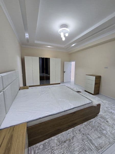 Oʻzbekiston Milliy universiteti<br />
Университет яқинида та