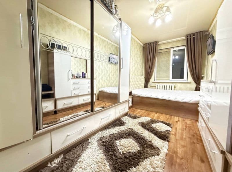 Сдается квартира на 11 ом квартире в Юнусабаде.<br />
Ориент