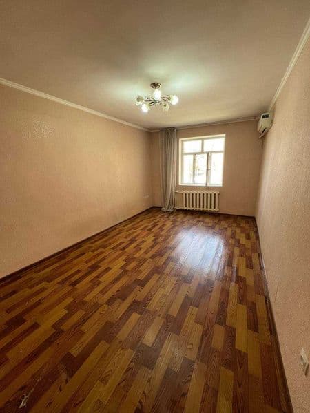 Срочня сдаётся квартира мирободские район американский школа