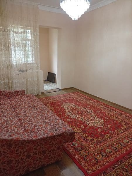 Сдаётся чистая 1 переделанная в 2х ком квартиру на Сергели 7