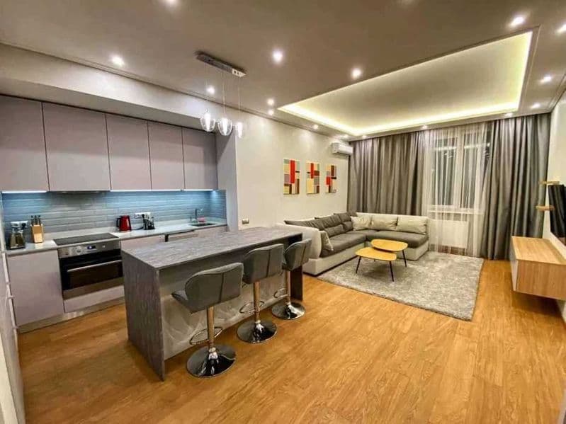 Аренда двухкомнатной квартир-студио. Дизайнерский ремонт, ме