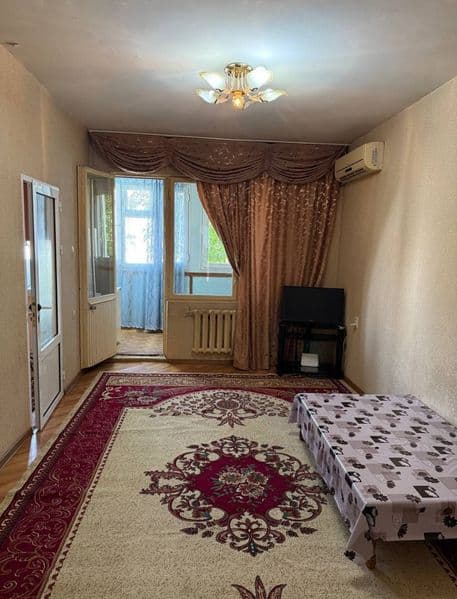 Юнусабад-11 2хонали метро Юнусабад олдида жойлашган. Хамма ш