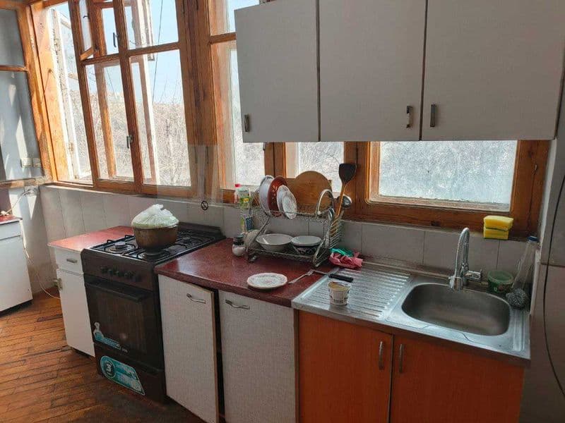 Квартирада 1 та хона буш, 1 та угил бола оламиз аккуратно бу — фото 3