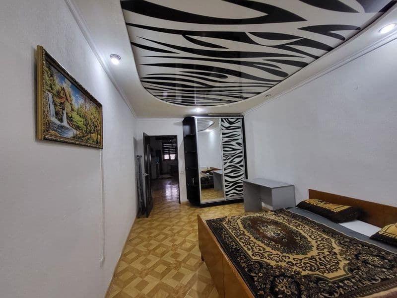 Аренда  3х  комнатной квартиры ориентир Транспортный универс