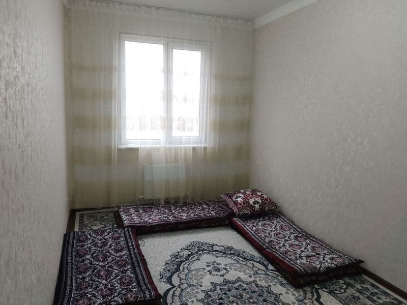 Yakkasaroy tumanida, Oybek metrosi yonida 2 xonali shinam va