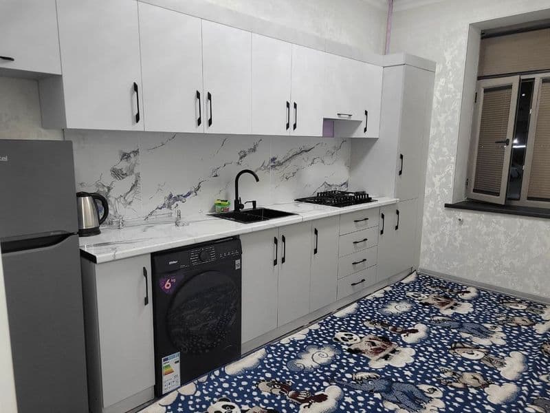 Сергели туманида жойлашган 2 хонали уй ижарага берилади. Уй 