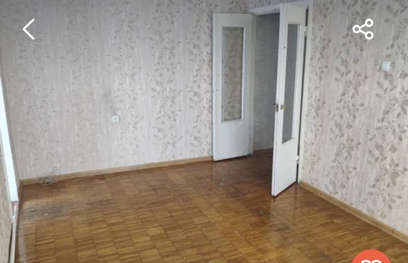 Юнусобод 9 квартал<br />
5 этажный дом 4 этаж <br />
1 хона 