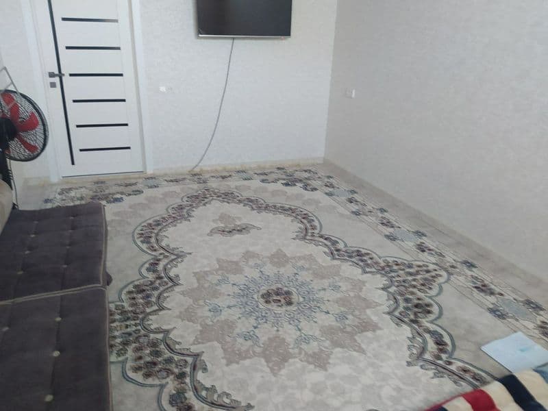 Chilonzor-1 da, Novza metroga yaqin. <br />
1 kishi sherikli