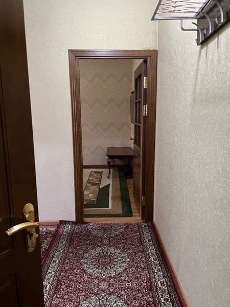 Сдаётся 1 комнатная квартира в Яккасарайском районе. Имеются