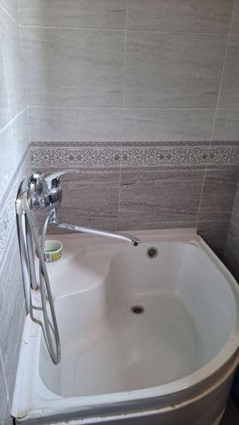 1Сдаётся 1/3/4 на массиве ТТЗ-2, бывшее общежитие, с мебелью — фото 2