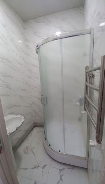 Срочно сдается 3 ком квартира новая, только для семьи кварти — фото 2