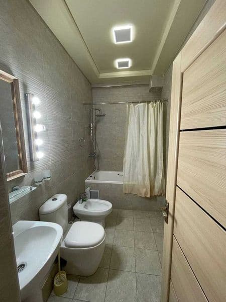 ЗАКРЫТЫЙ ДВОР зелени много тихий, такой в центре не найдете< — фото 5