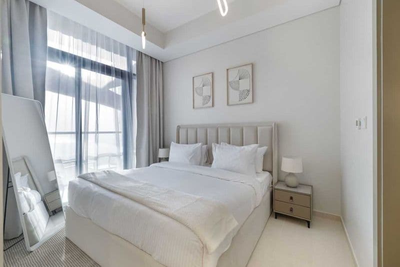 2 комнатную квартиру на 8 этаже,<br />
В квартире есть все н