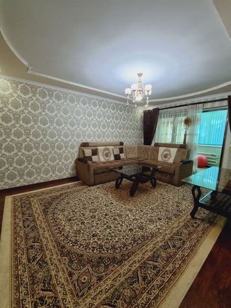 Алгоритм рупарасида жойлашган, кулайликларга эга, йул четида