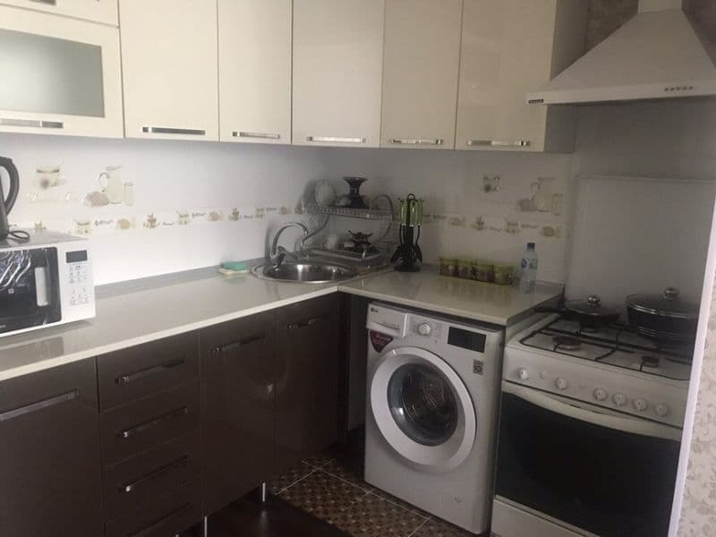 Сдаётся квартира 2 комнатная 2 этаж 9 этажного дома. С новым