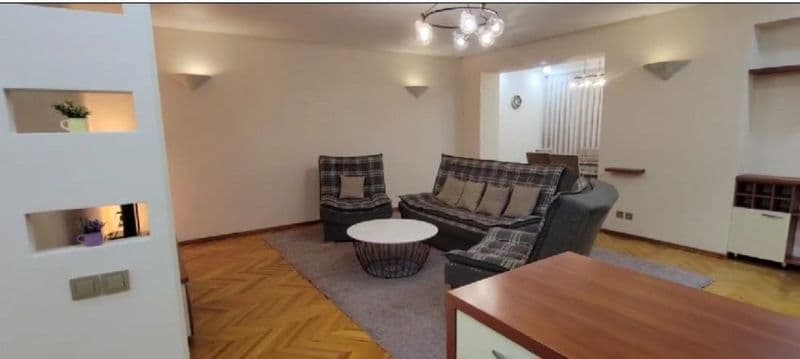 Аренда: Ц-1 <br />
Мирзоулугбекский район <br />
3 комнатная