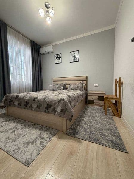 • Комнат: 5<br />
• Этаж: 8<br />
• Этажность: 9<br />
• Пло