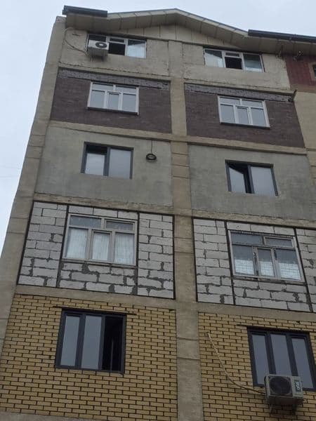 Ремонт новый сдаётся в аренду.<br />
Яшнабад р. Иззат 58 дом