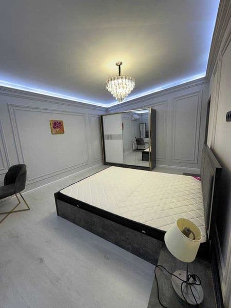 Район: Мирабадский<br />
Адрес: Узбум<br />
<br />
• Комнат: