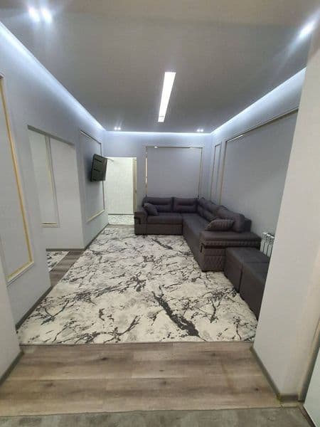 Chilonzor novza metro oldida qizlarga kvartira bor bezmakler