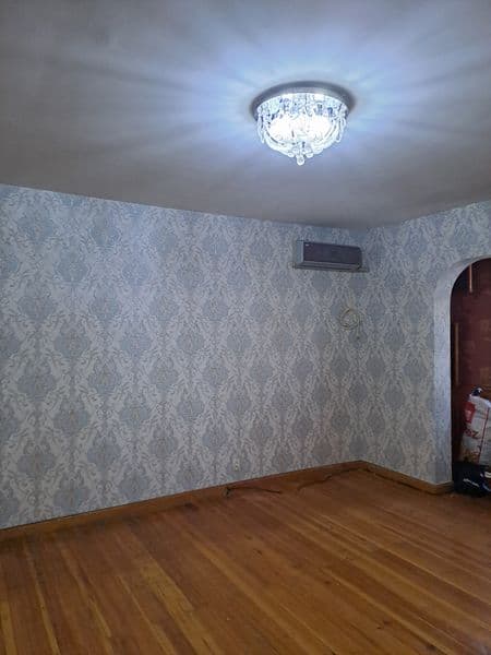 Яшнобод, Мухтор Ашрафий кучасида 2  хонали кенг уй ижарага б