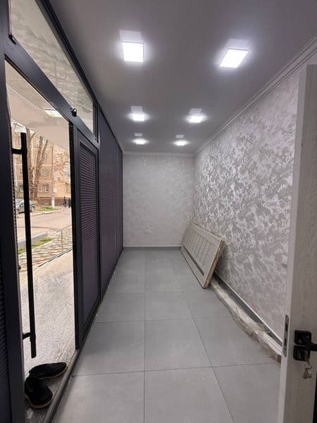 Yunsobot arendaga beriladi 1chi etaj yoli yuzi 3hona sanuzel