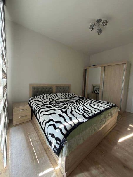 Сдается квартира с авторским ремонтом<br />
<br />
• Район: 