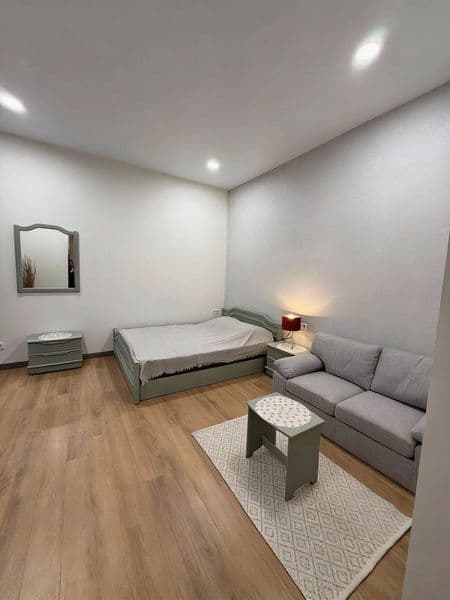 К вашему вниманию рады представить 2х комнатную квартиру на 