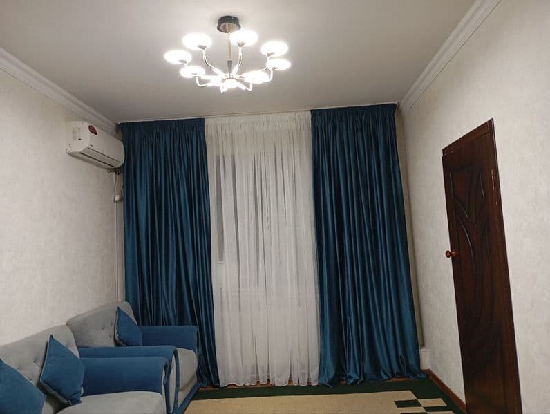 Сдается В Аренду <br />
2/5/5 на Художников <br />
Ориентир 