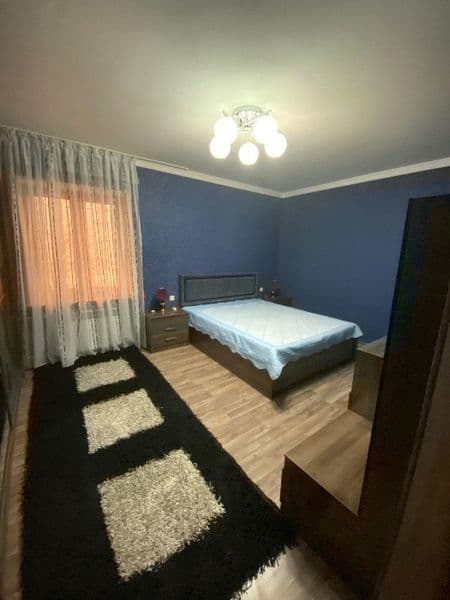 Сдаётся квартира  напротив госпитального базара, с ремонтом 