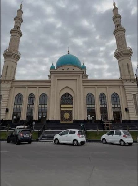 Район: Олмазор <br />
Кўча: Кора-камиш 2/3<br />
Мўлжал: Сир