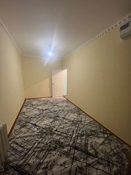 300 доллар – 1 хона 2 хона қилинган уй, кондиционер, холодил